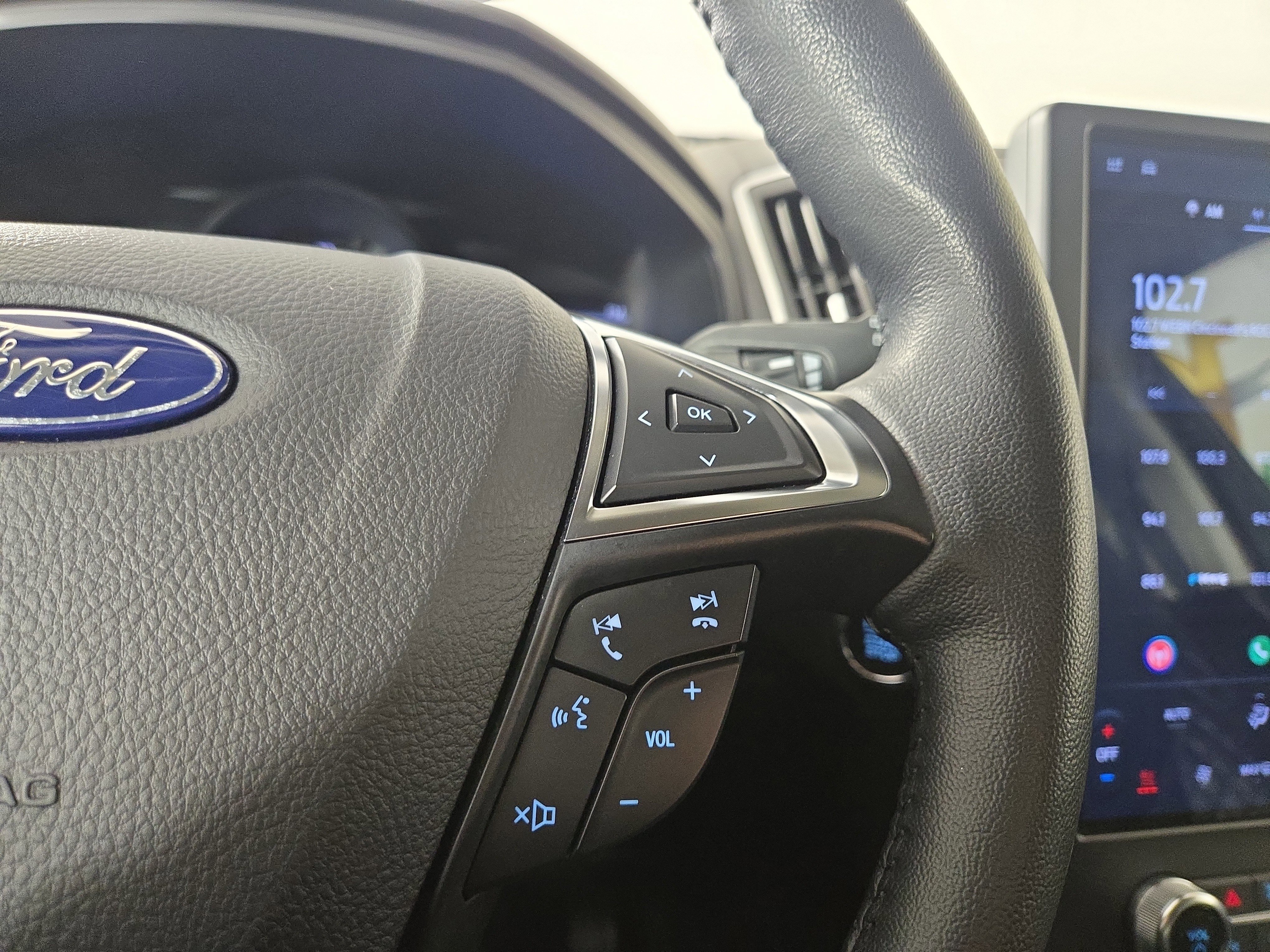 Used 2024 Ford Edge Titanium image 16