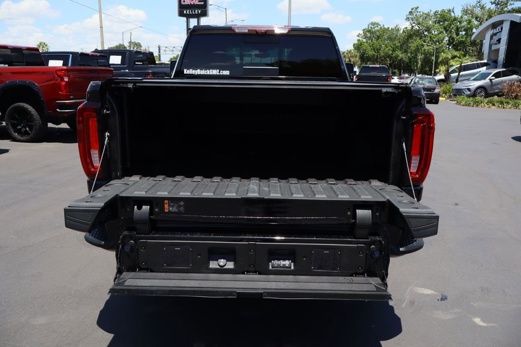 Used 2022 GMC Sierra 2500 Denali w/ Denali Black Diamond Edition AWD/4WD image 28