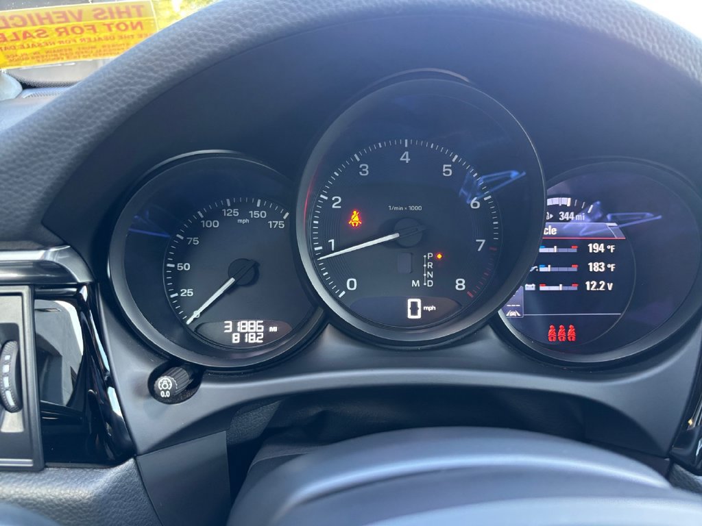 Used 2023 Porsche Macan AWD/4WD image 18
