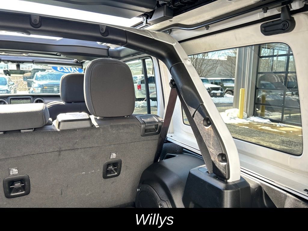 Used 2023 Jeep Wrangler Unlimited w/ Sun & Screen Package image 29