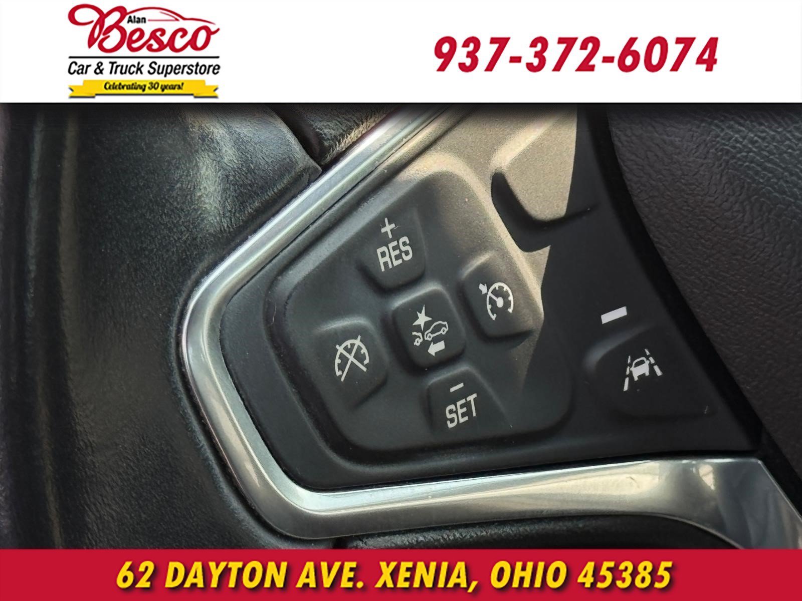 Used 2018 Chevrolet Malibu LT w/ Leather Package FWD image 12