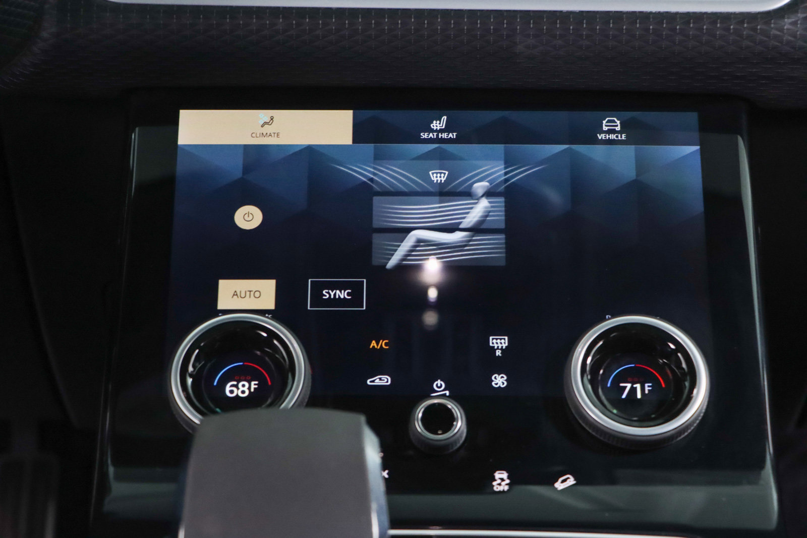 Used 2022 Land Rover Range Rover Velar R-Dynamic S image 20