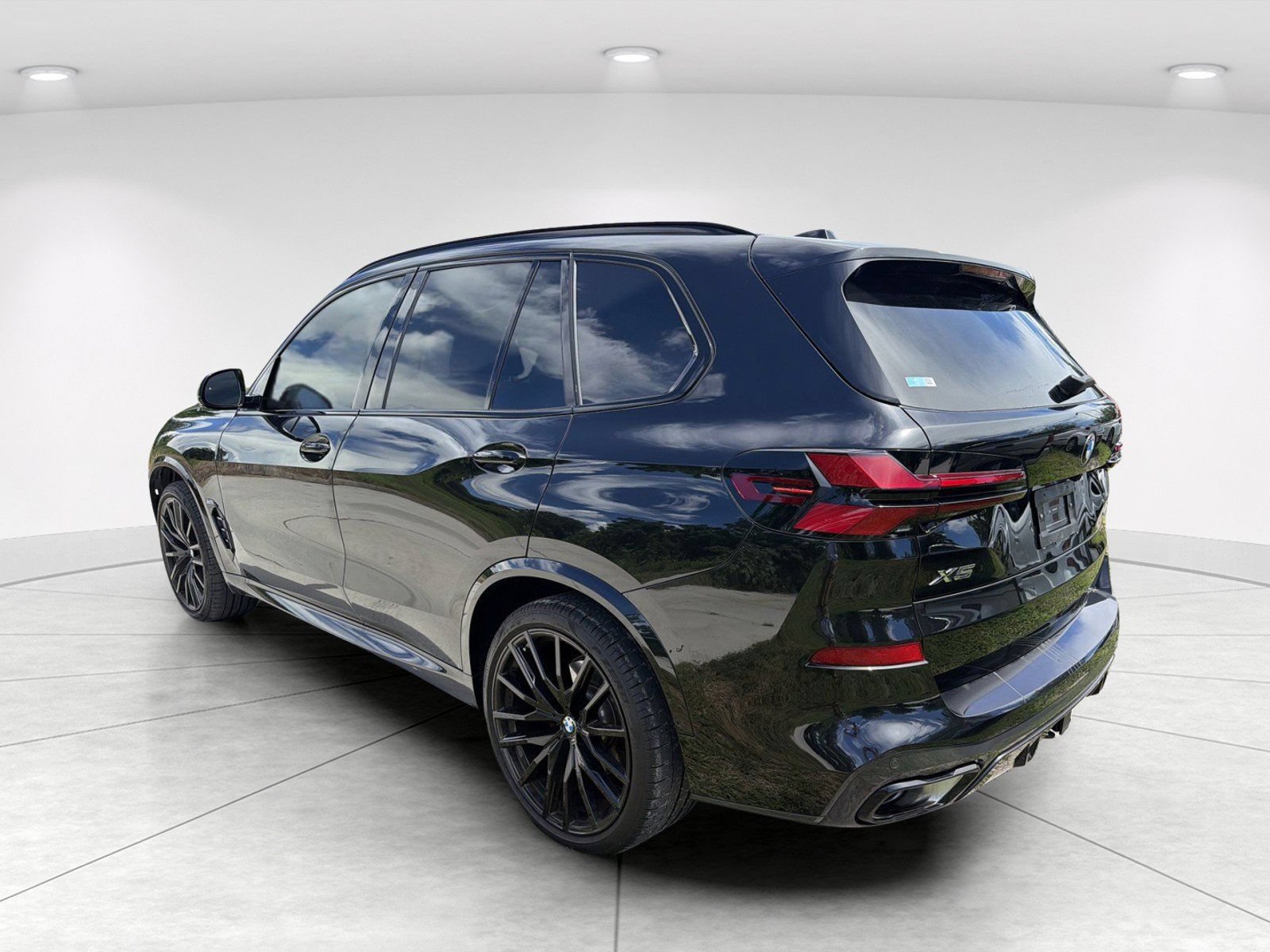 Used 2024 BMW X5 sDrive40i w/ M Sport Package RWD image 6