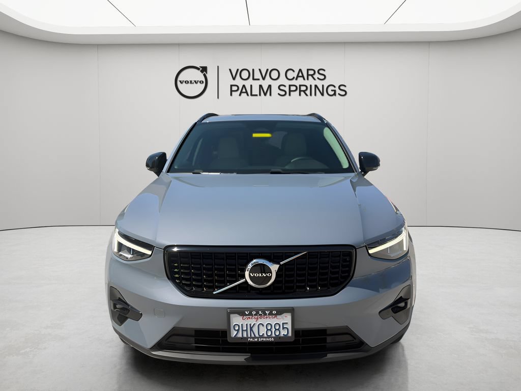 Used 2023 Volvo XC40 B4 Plus w/ Protection Package Premier FWD image 2
