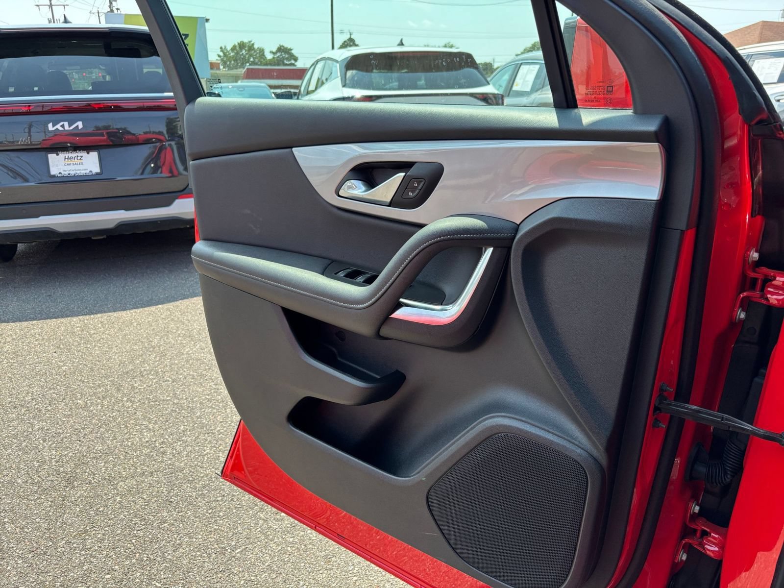 Used 2025 Chevrolet Blazer LT FWD image 18