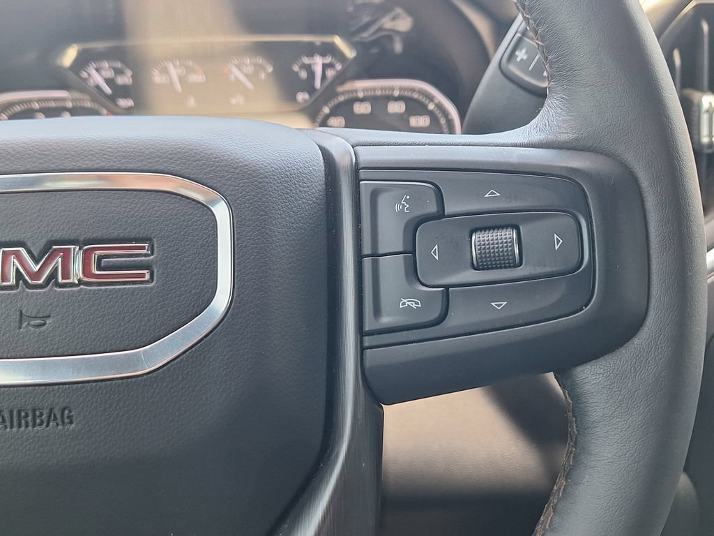 Used 2021 GMC Sierra 1500 AT4 w/ AT4 Preferred Package AWD/4WD image 17