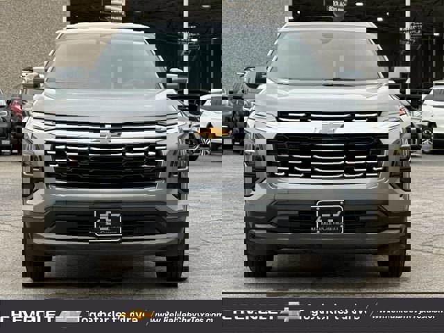 Used 2025 Chevrolet Equinox LT AWD/4WD image 3