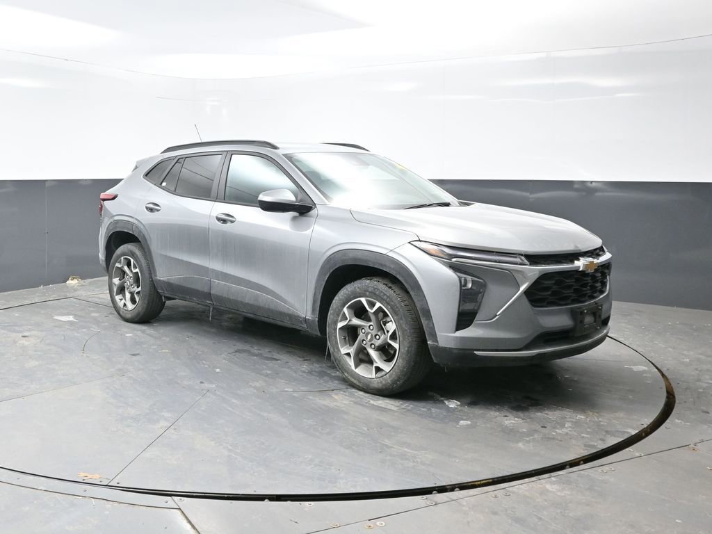 Used 2024 Chevrolet Trax LT w/ Driver Confidence Package image 12