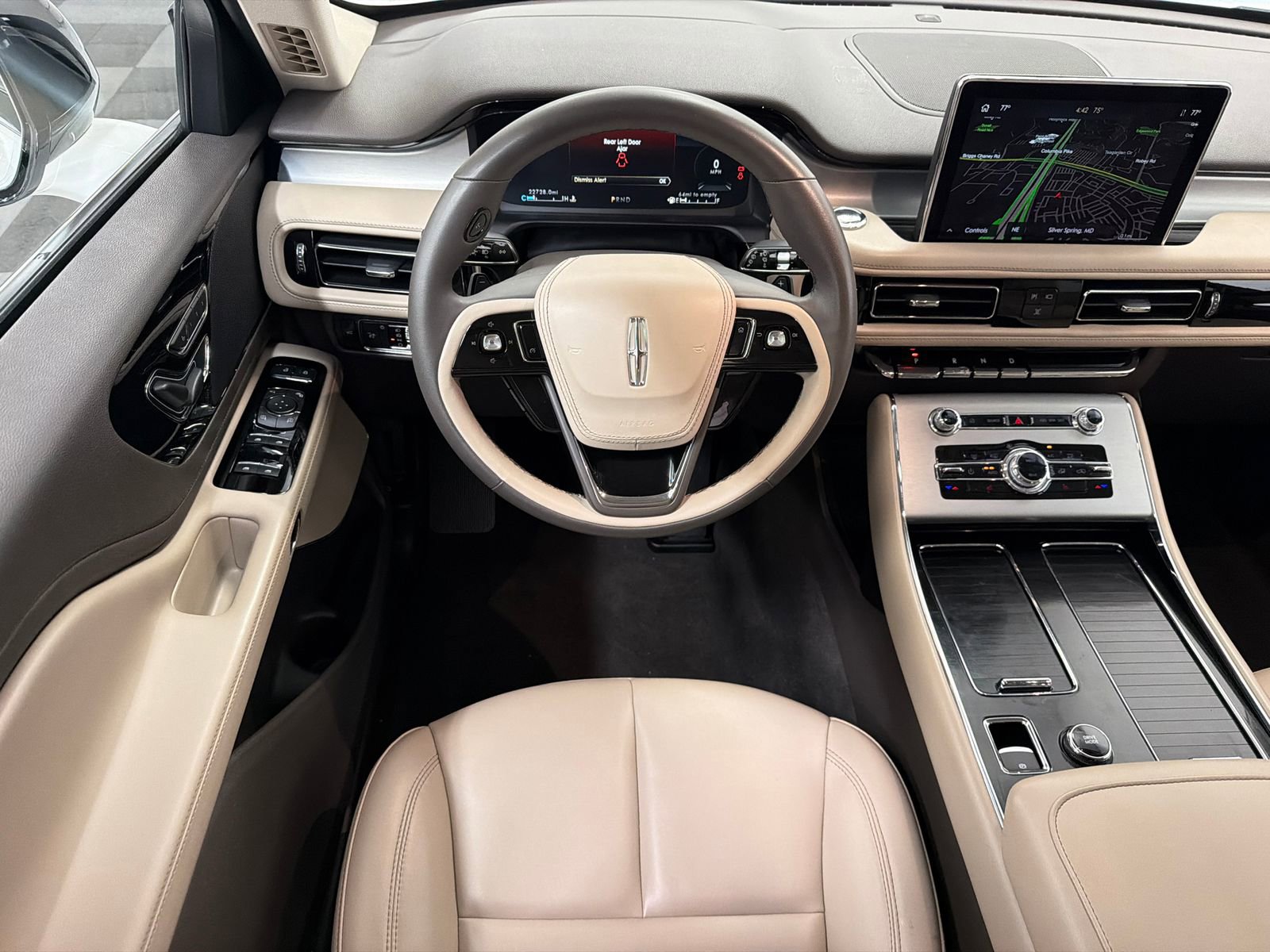 Used 2022 Lincoln Aviator AWD image 22
