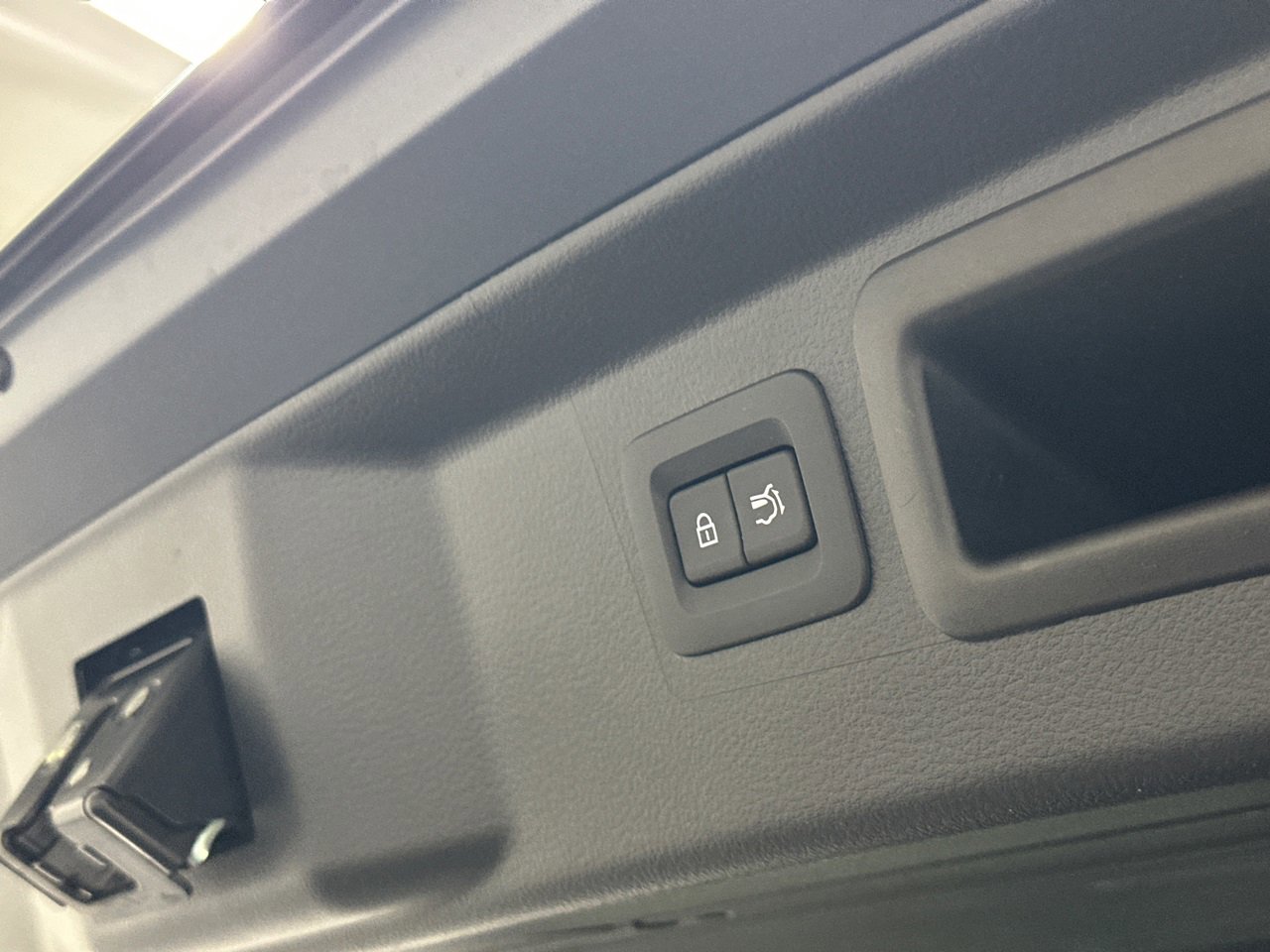 Certified 2025 MAZDA CX-50 Meridian Edition w/ Apex Package image 9