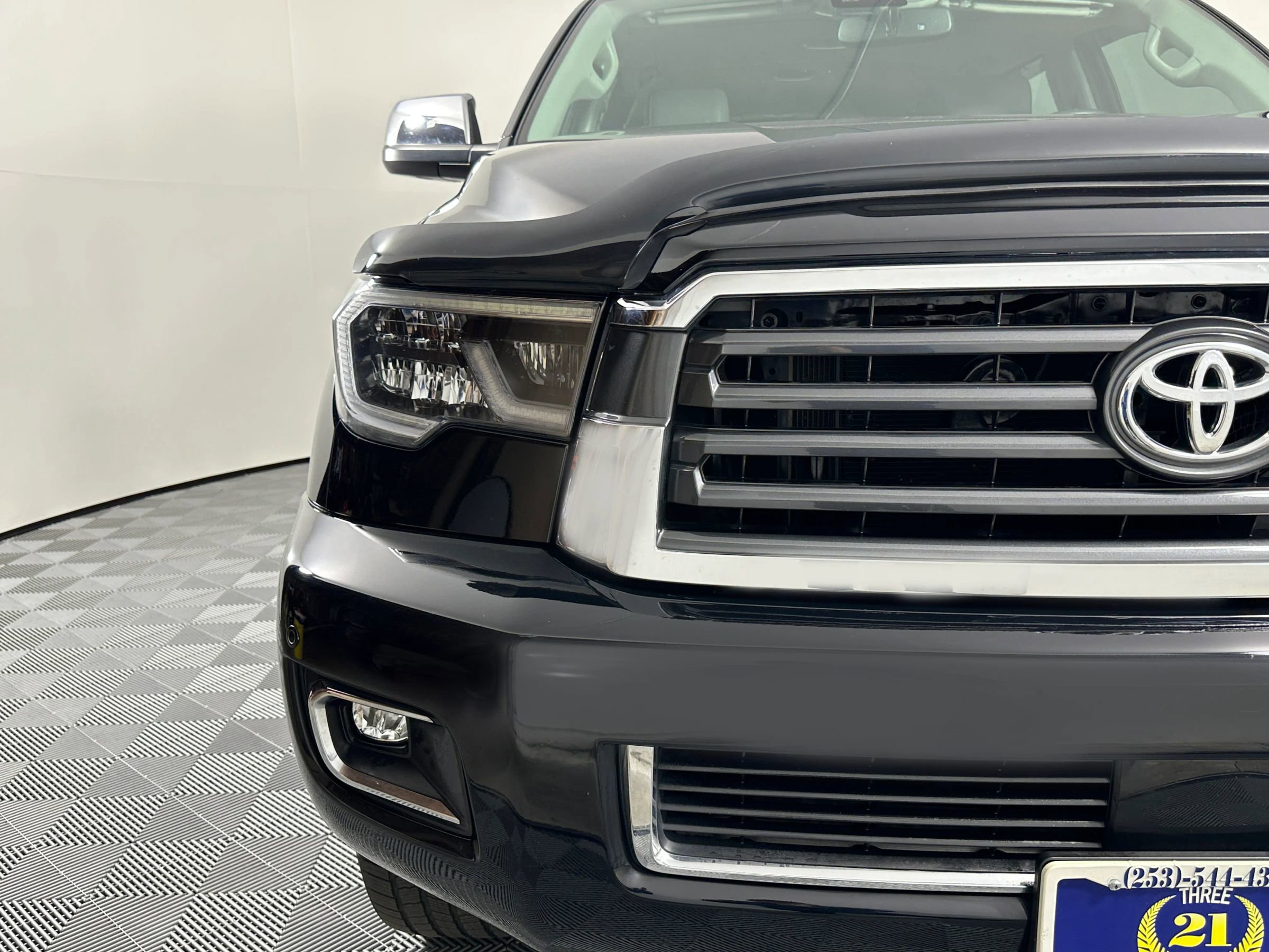 Used 2018 Toyota Sequoia Limited image 5