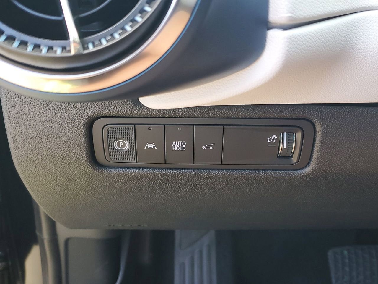 New 2025 Chevrolet Equinox EV LT FWD image 29