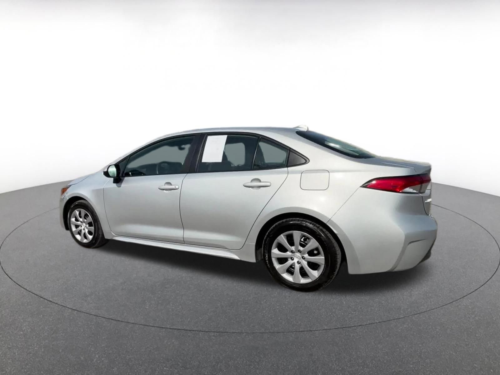 Used 2025 Toyota Corolla LE image 10