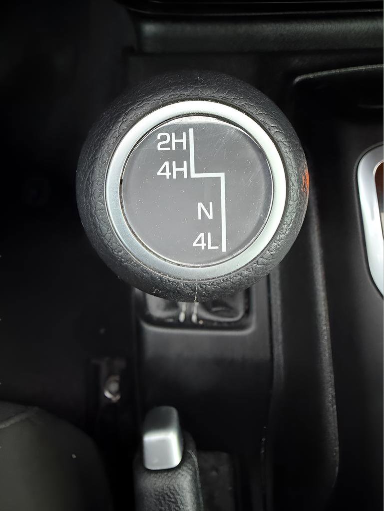 Used 2023 Jeep Gladiator Overland image 23