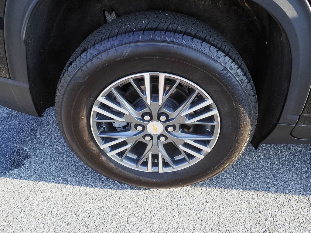 Used 2024 Chevrolet Traverse LS AWD/4WD image 35