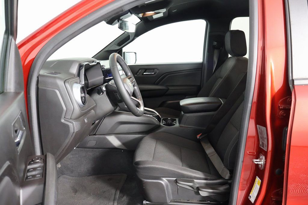 Used 2023 Chevrolet Colorado LT AWD/4WD image 10