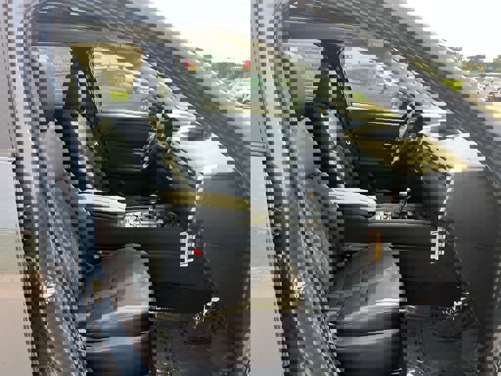 Used 2025 MAZDA CX-50 AWD 2.5 S w/ Premium Package image 18