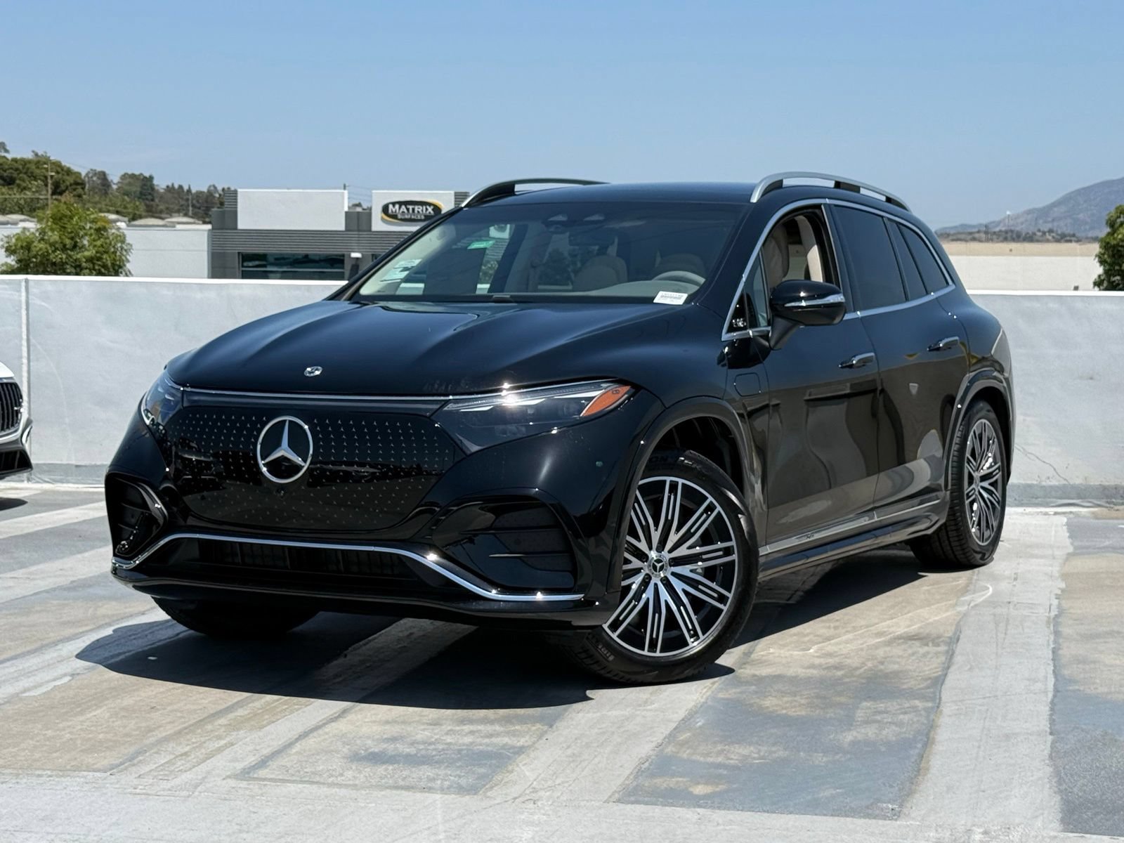 New 2026 Mercedes-Benz EQS 550 4MATIC SUV image 2