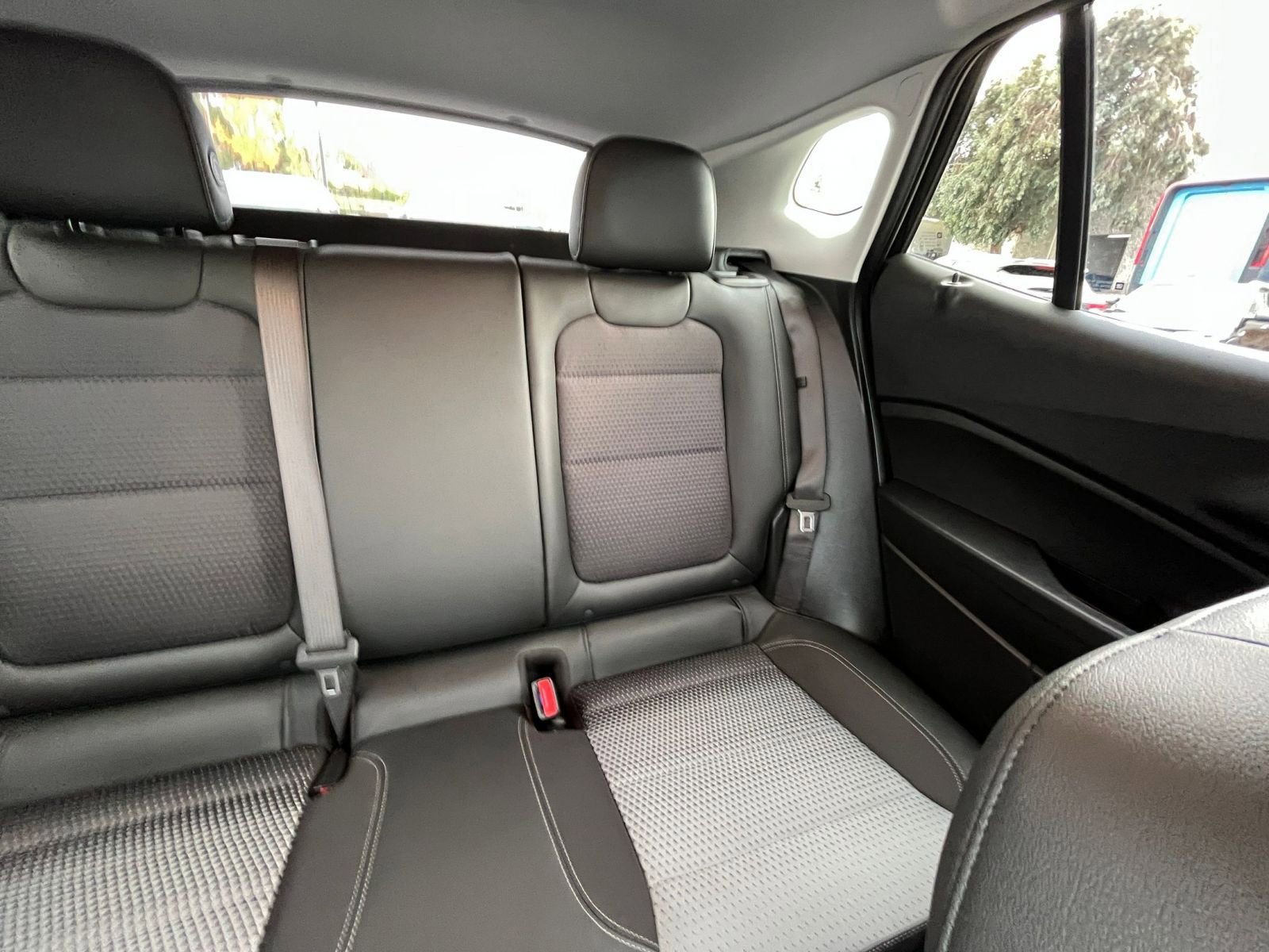 Used 2025 Chevrolet Trax LT image 35