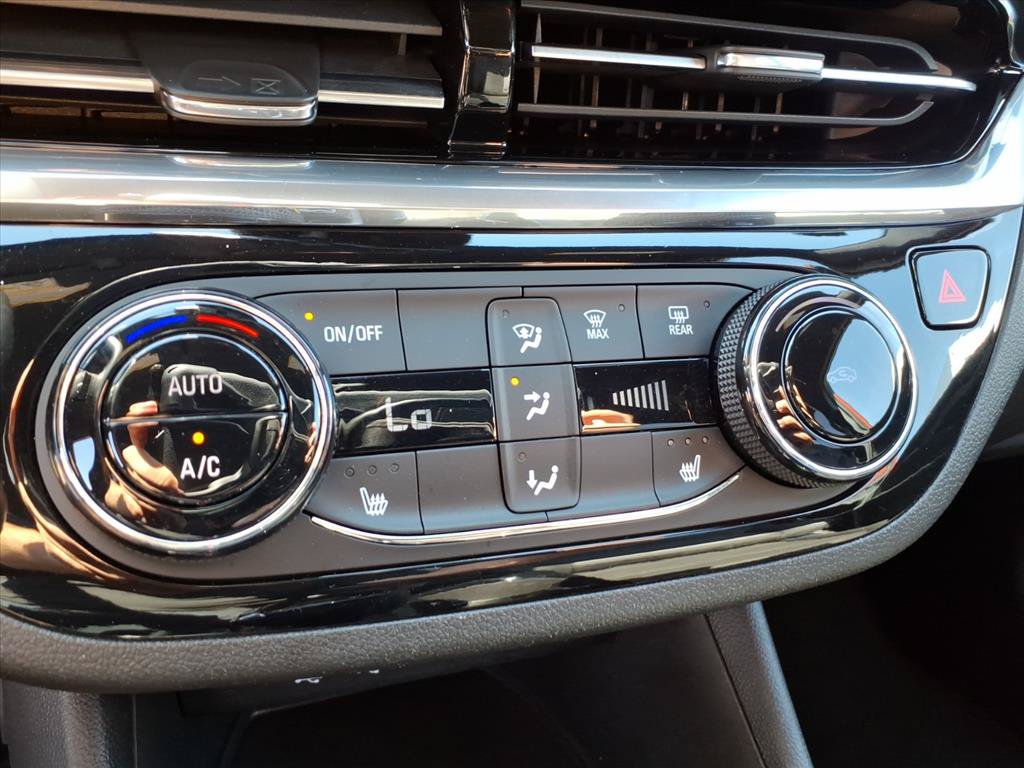 Used 2024 Buick Envista Sport Touring w/ Convenience I Package FWD image 29