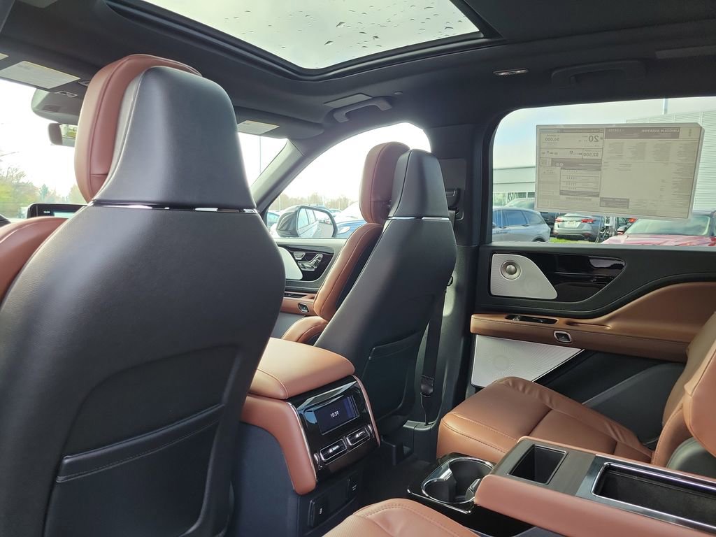 New 2026 Lincoln Aviator Reserve image 15