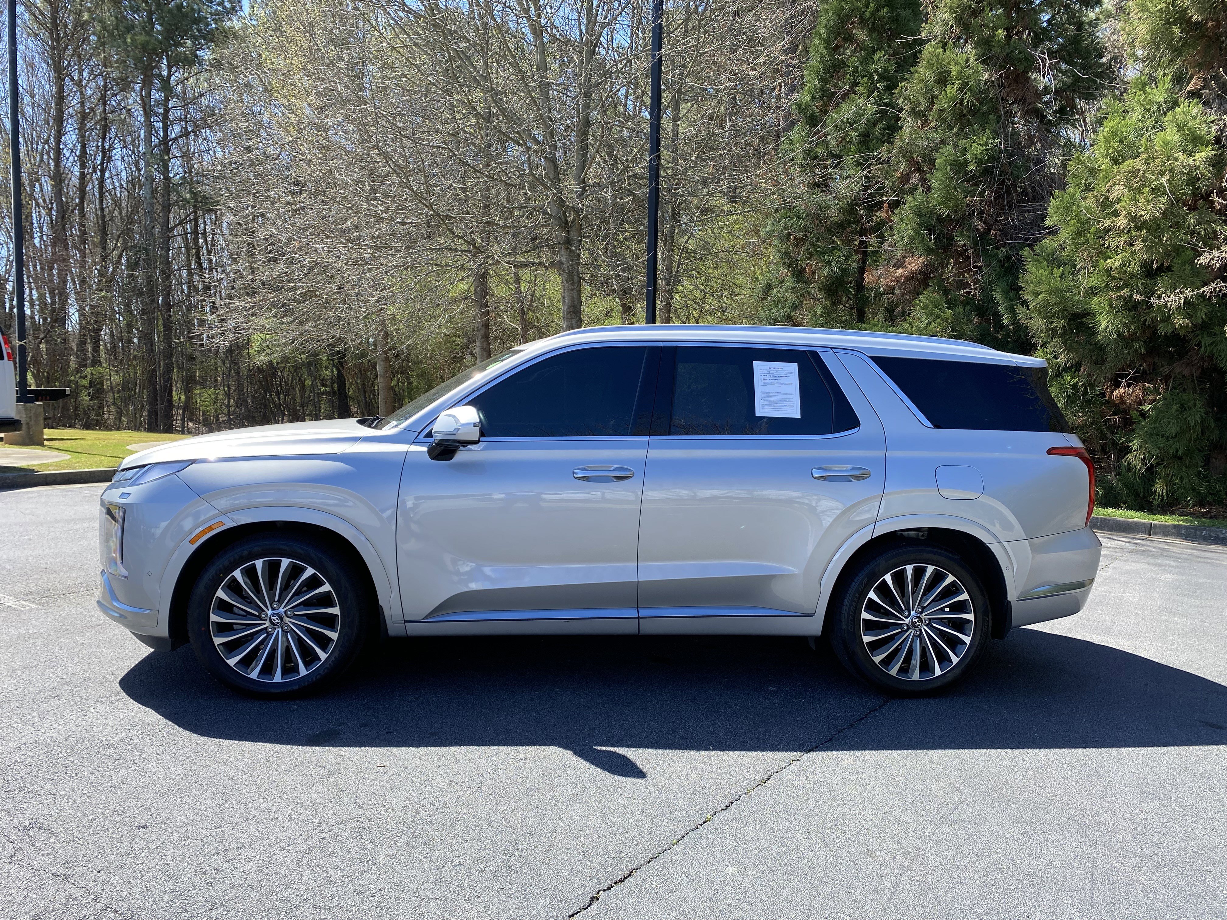 Used 2023 Hyundai Palisade Calligraphy image 6