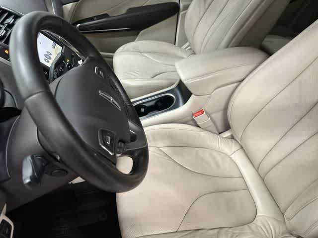 Used 2019 Lincoln MKC Reserve w/ MKC Climate Package FWD image 10