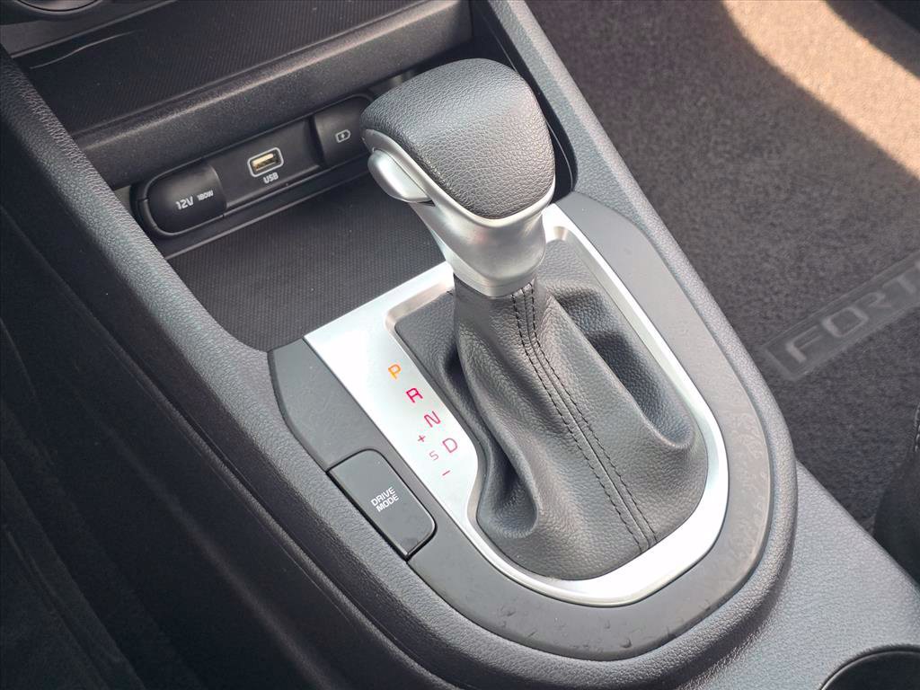 Used 2024 Kia Forte LXS w/ LXS Technology Package FWD image 26