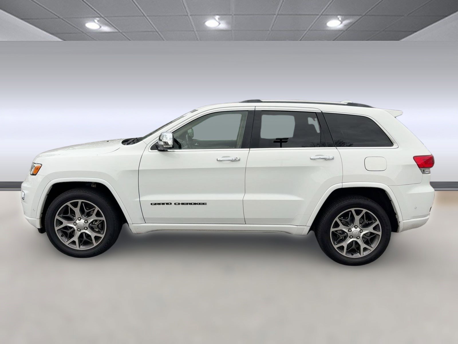 Used 2021 Jeep Grand Cherokee Overland w/ Trailer Tow Group IV image 2