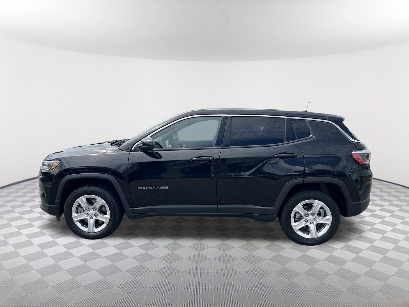 Used 2023 Jeep Compass Sport AWD/4WD image 8