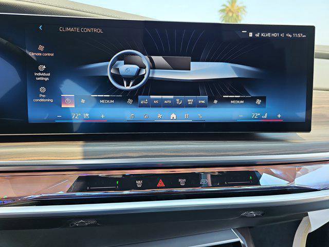 New 2025 BMW i7 xDrive60 image 24