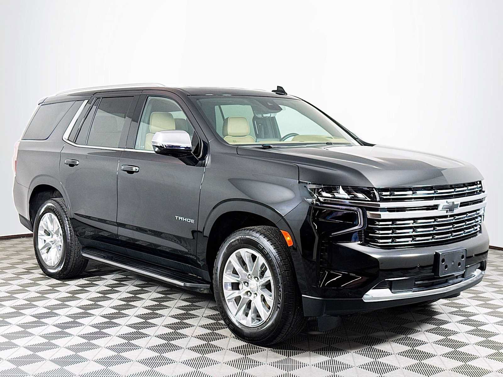 Used 2023 Chevrolet Tahoe Premier AWD/4WD image 3