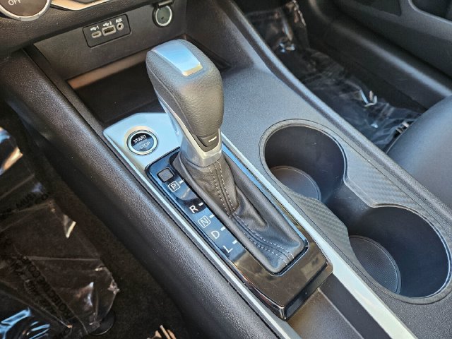 Used 2025 Nissan Altima 2.5 SV FWD image 32