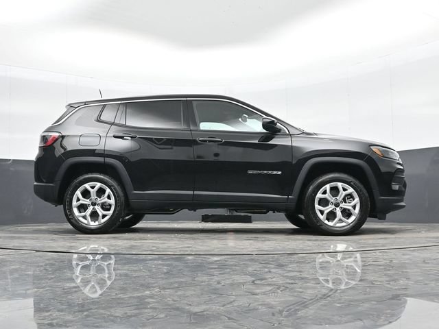Used 2025 Jeep Compass Sport w/ Mopar Graphics Package AWD/4WD image 40