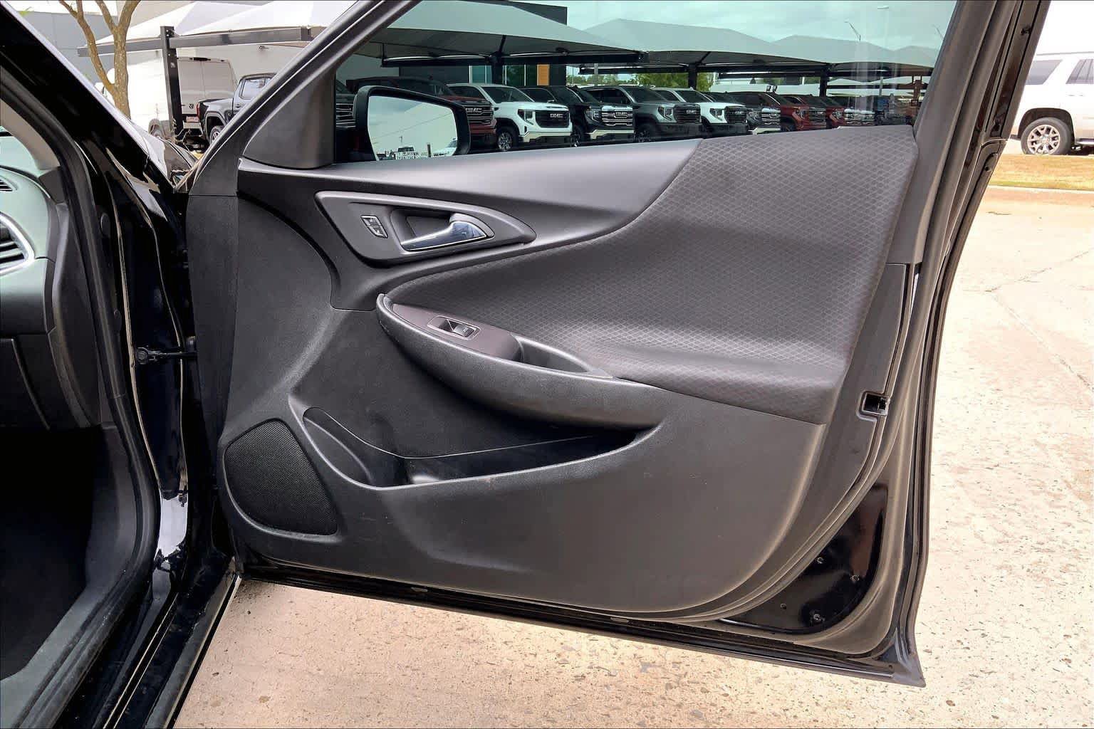 Used 2019 Chevrolet Malibu LT image 23