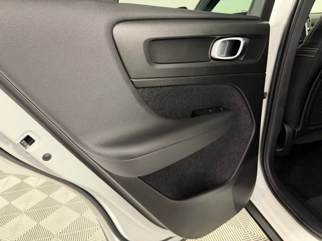 Used 2023 Volvo XC40 Recharge Ultimate w/ Protection Package Premier image 28