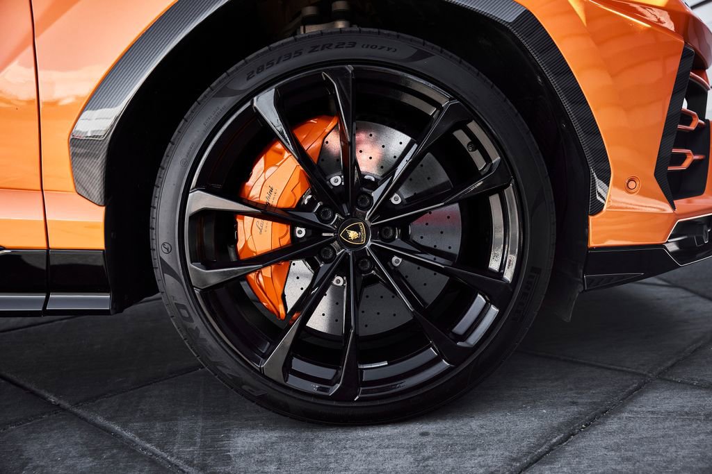 Used 2022 Lamborghini Urus AWD/4WD image 22