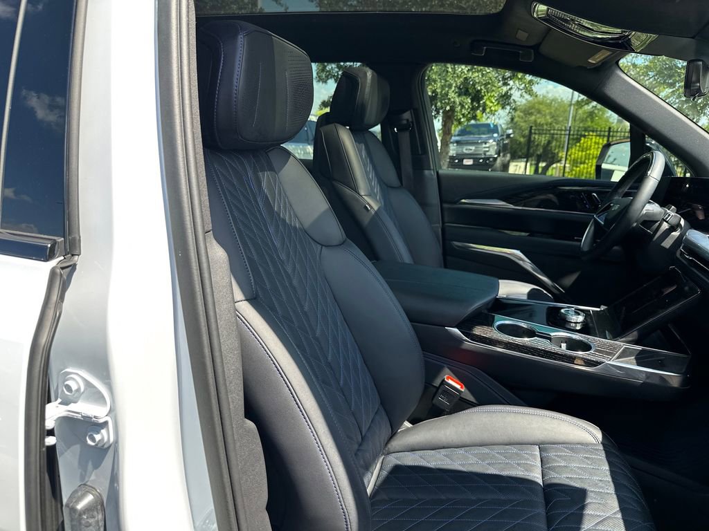 Used 2026 Cadillac Escalade IQL Luxury AWD/4WD image 42