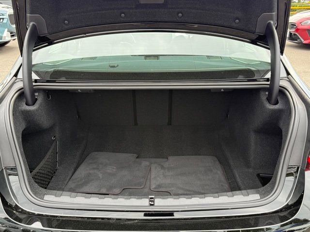 Used 2025 BMW 330i Sedan w/ Premium Package image 16