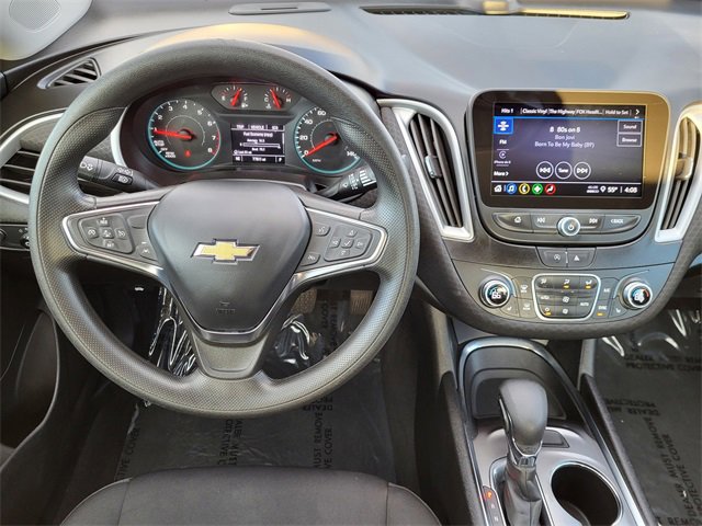 Used 2023 Chevrolet Malibu LT image 2