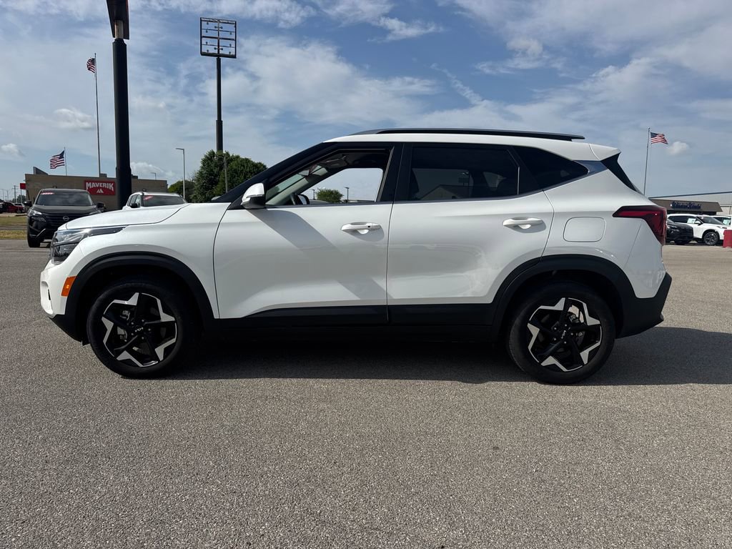 Used 2025 Kia Seltos EX image 3