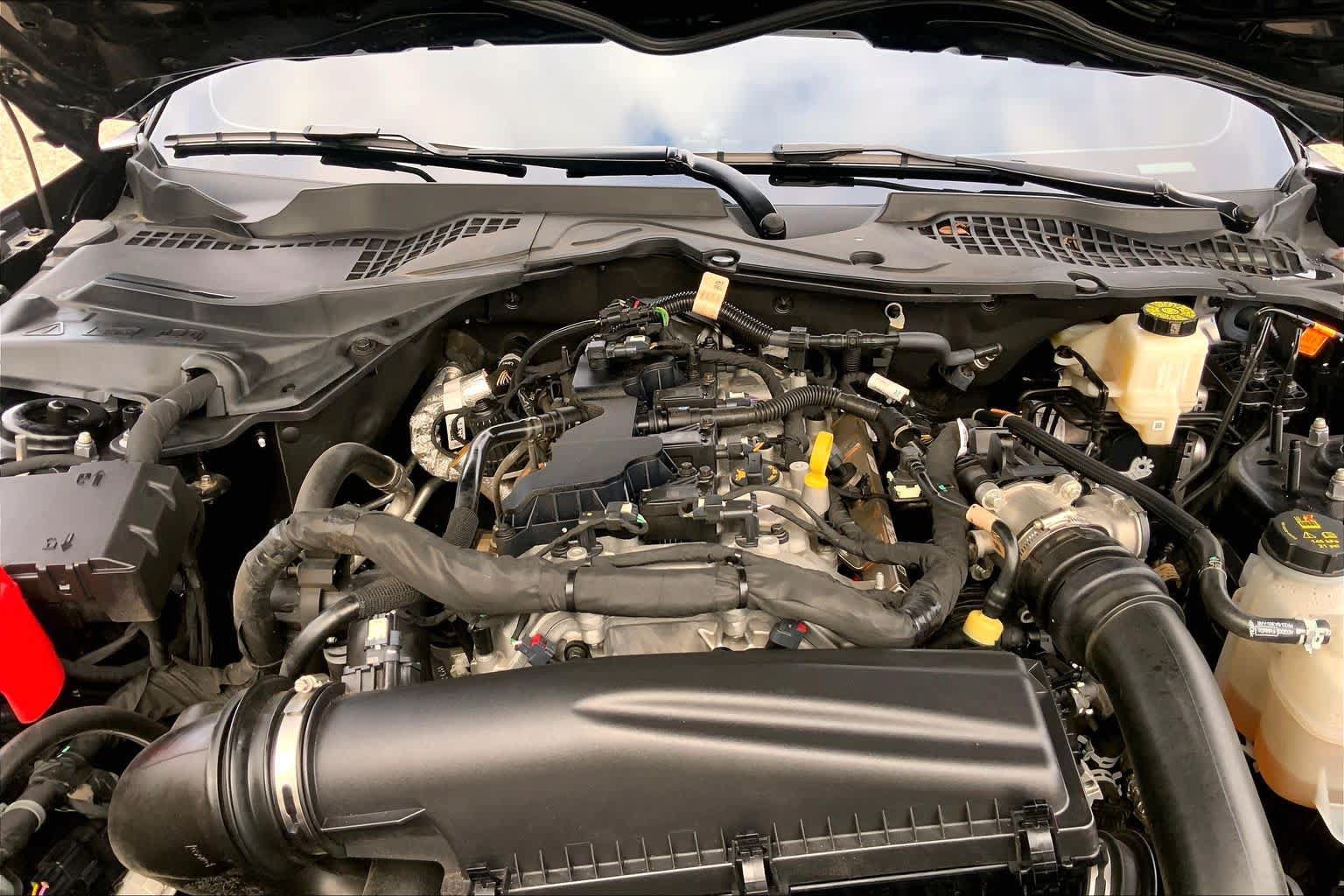 Used 2025 Ford Mustang Coupe RWD image 31