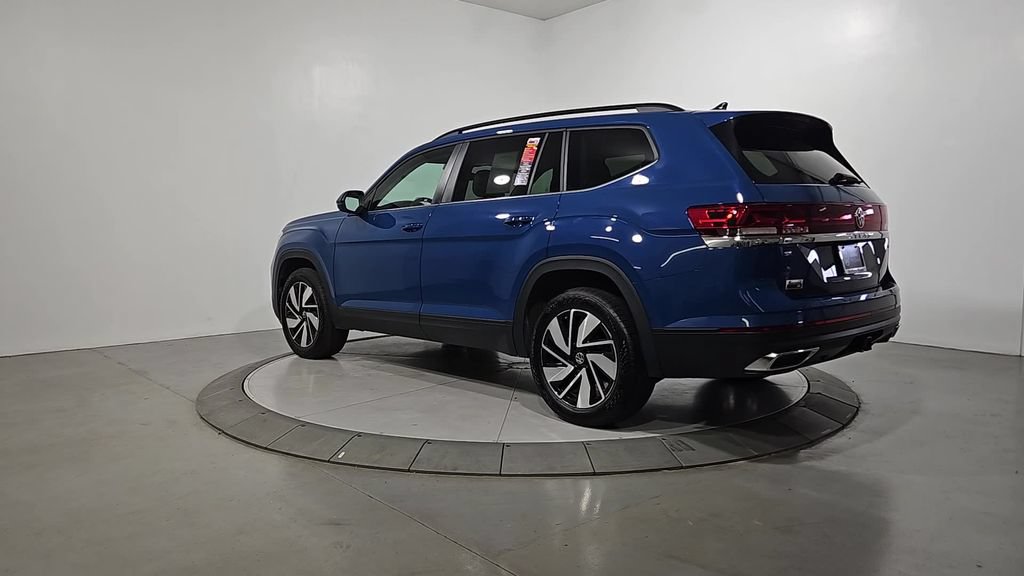 Certified 2025 Volkswagen Atlas SE AWD/4WD image 3