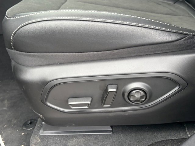 New 2026 Jeep Grand Cherokee Laredo image 16