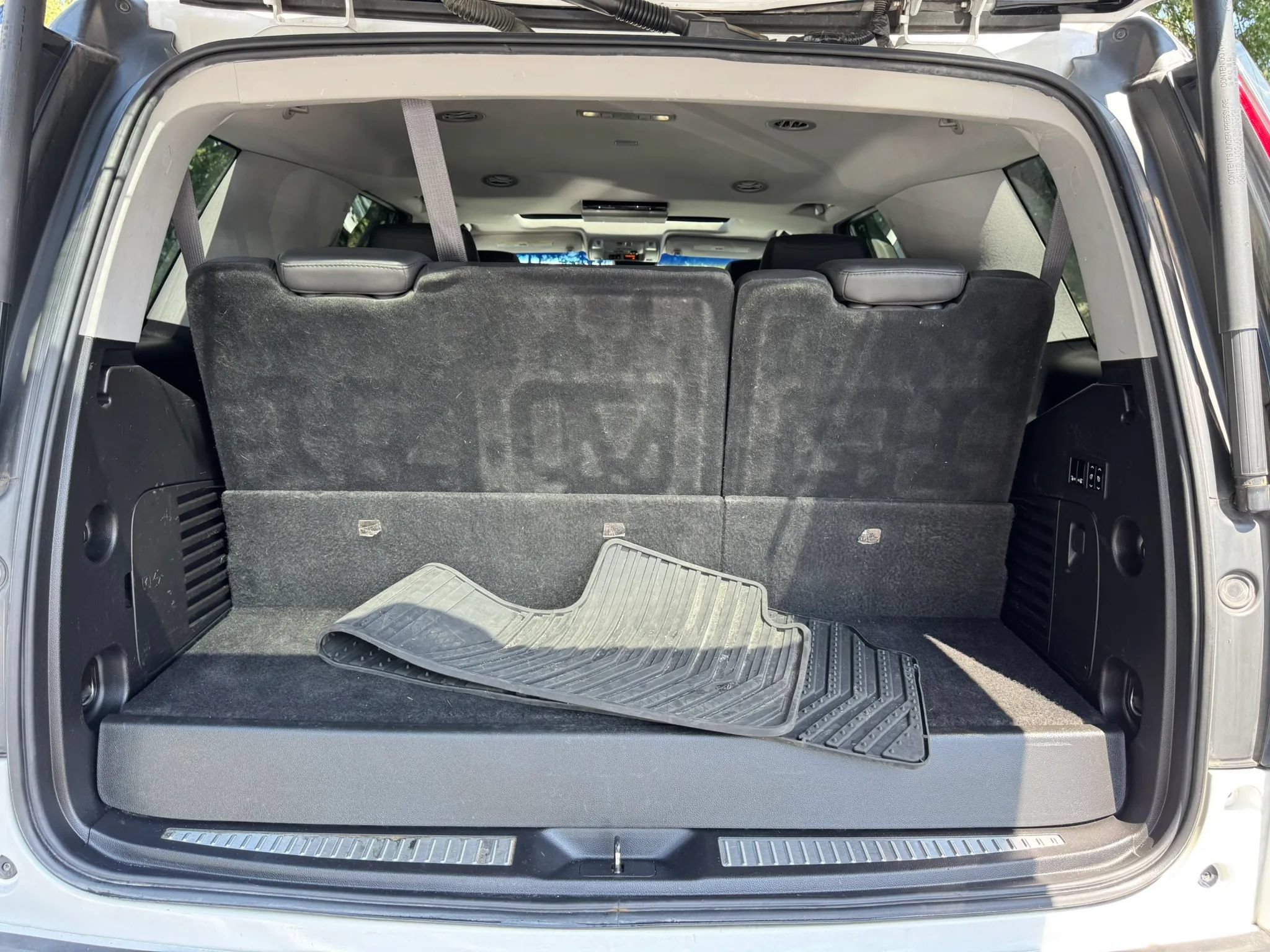 Used 2017 Cadillac Escalade Luxury AWD/4WD image 34