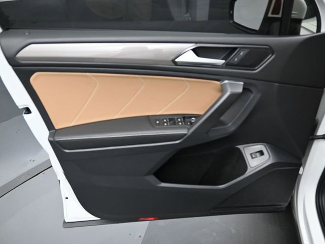 Used 2022 Volkswagen Tiguan SE image 11