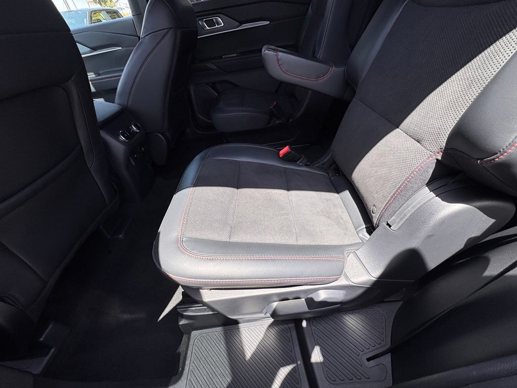 Used 2026 Ford Explorer ST RWD image 29