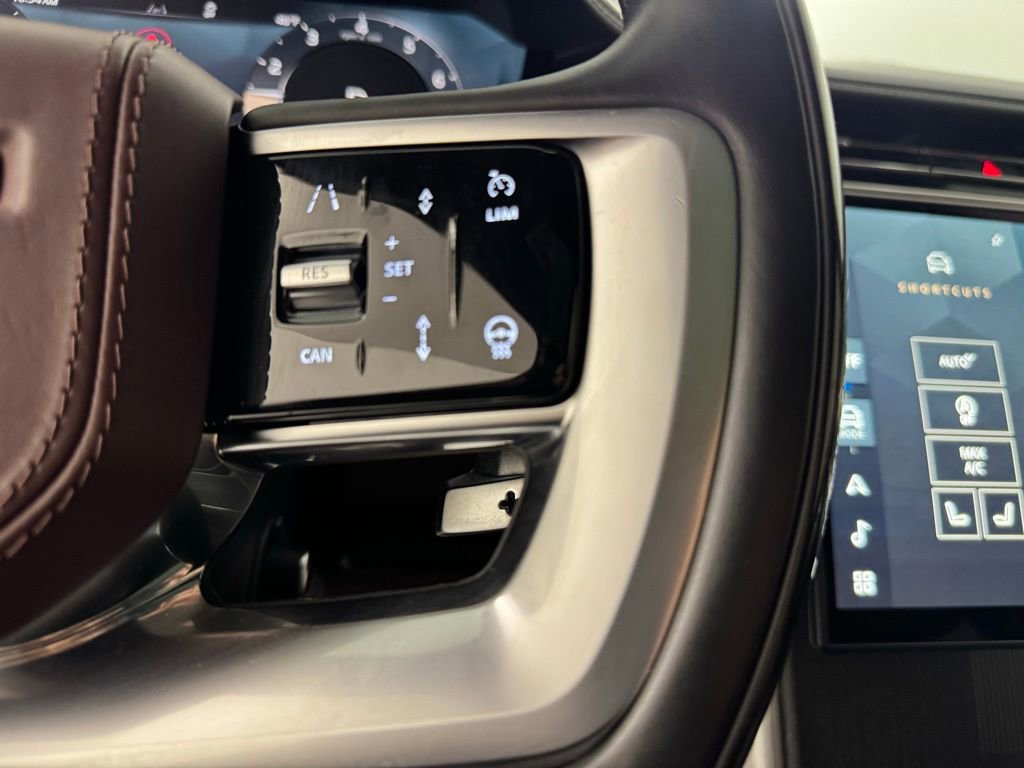 Used 2024 Land Rover Range Rover Autobiography image 17