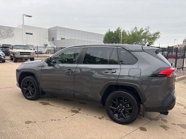 Used 2022 Toyota RAV4 LE FWD image 8