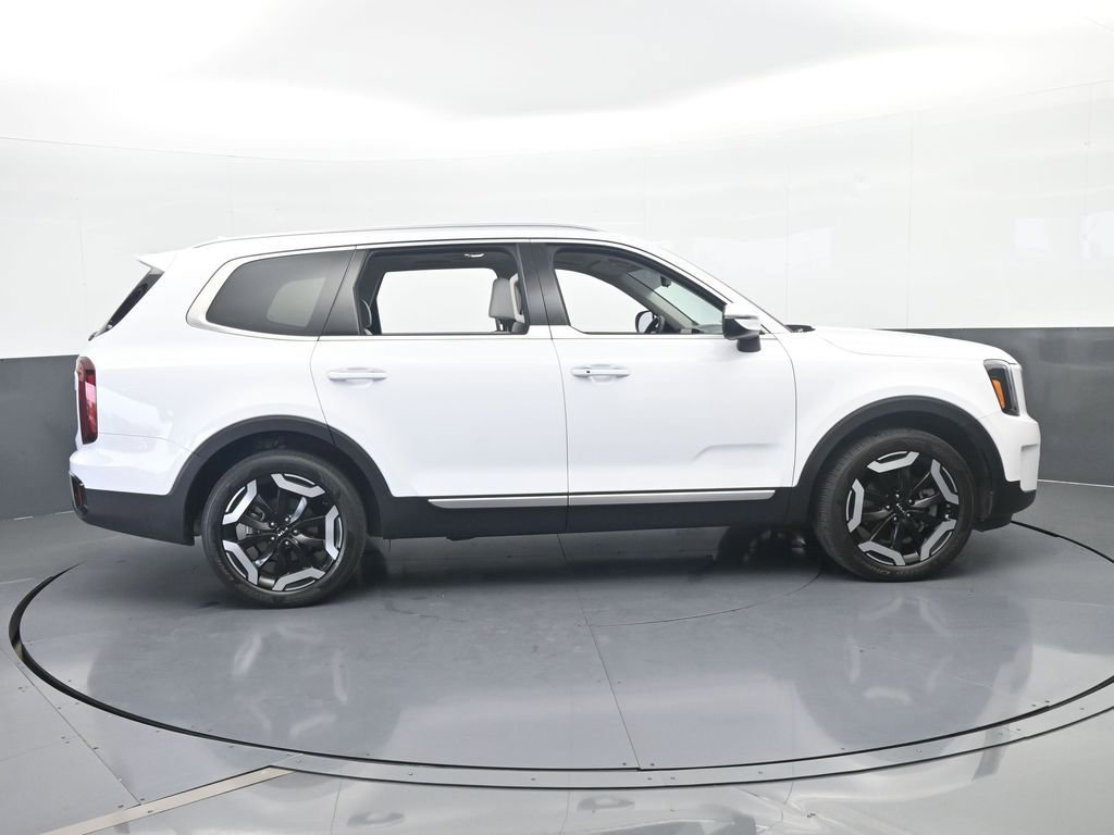 Used 2024 Kia Telluride S w/ S Sunroof Package image 7